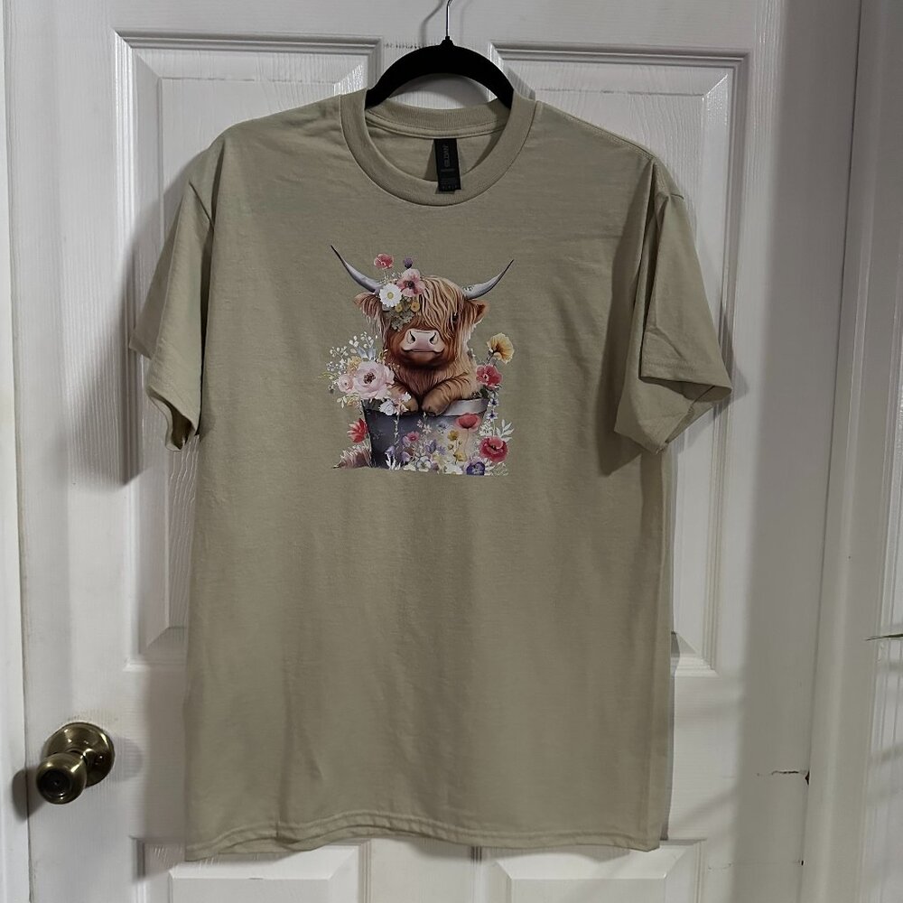 NEW Handcrafted Highland Cow Shirt Size Medium